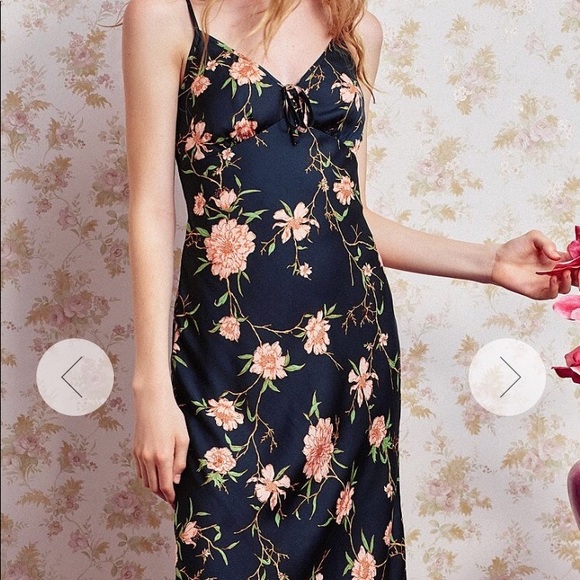 💚ISO💚 Urban Outfitters Betsy Satin Dress - Picture 2 of 6